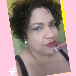 Meet your Posher, Yolanda